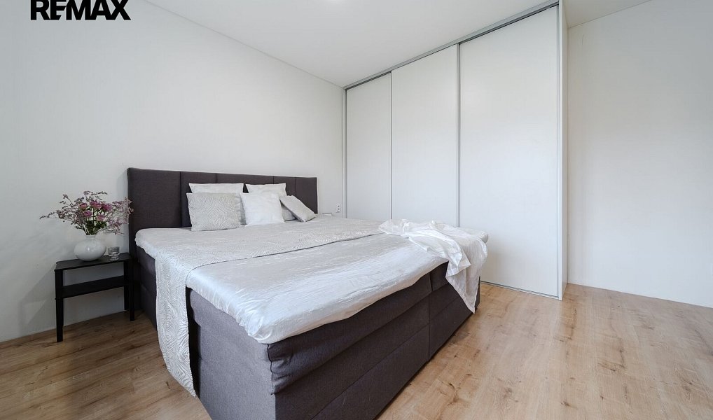 Prodej domu 290 m² s pozemkem 671 m², Ratíškovice – náhled fotky 13