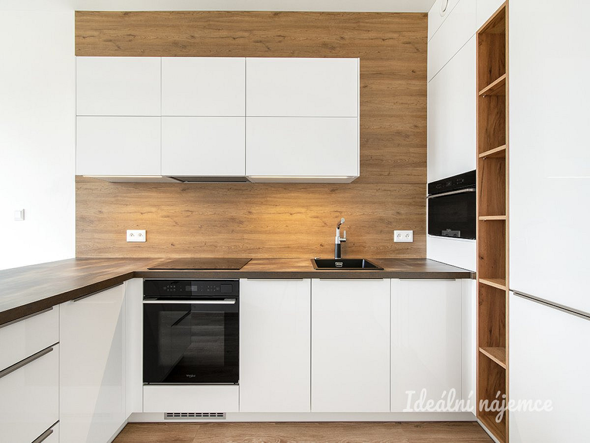 Pronájem bytu 2+kk 39 m² – fotografie 2