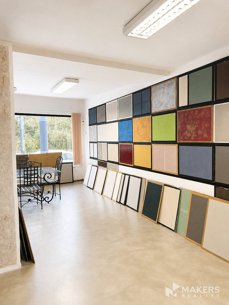 Pronájem obchodních prostor 144 m²