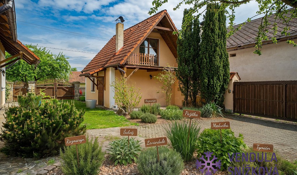 Prodej domu 180 m² s pozemkem 889 m², Bělá pod Bezdězem – náhled fotky 17