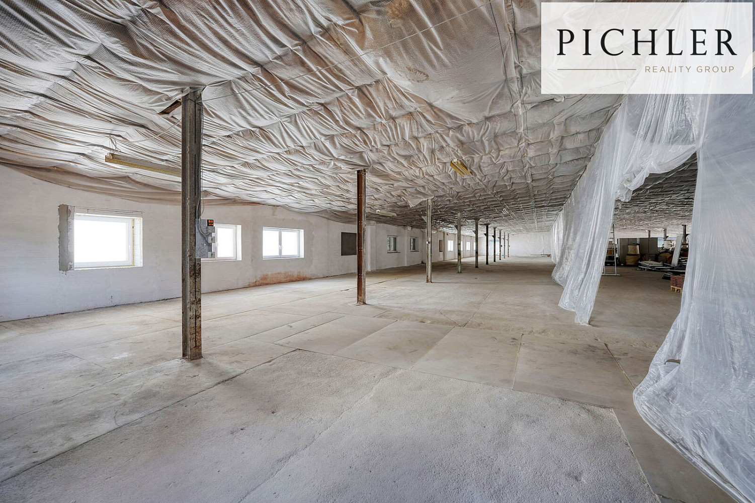Pronájem výrobních prostor 1 396 m² – fotografie 2