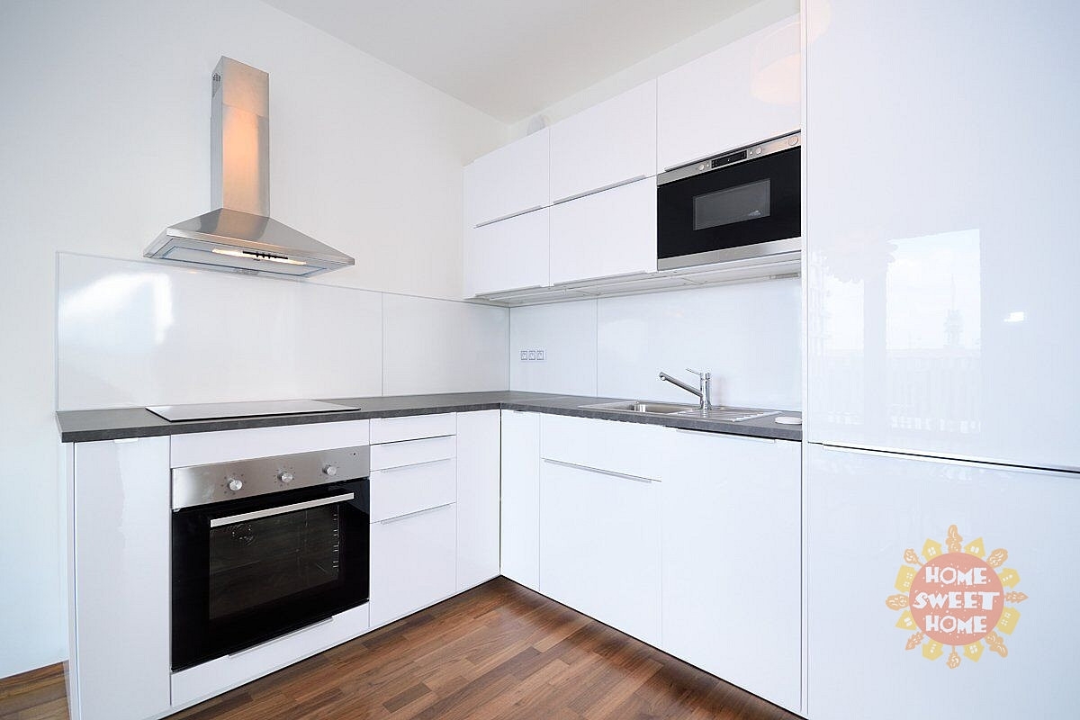 Pronájem bytu 2+kk 76 m² – fotografie 3