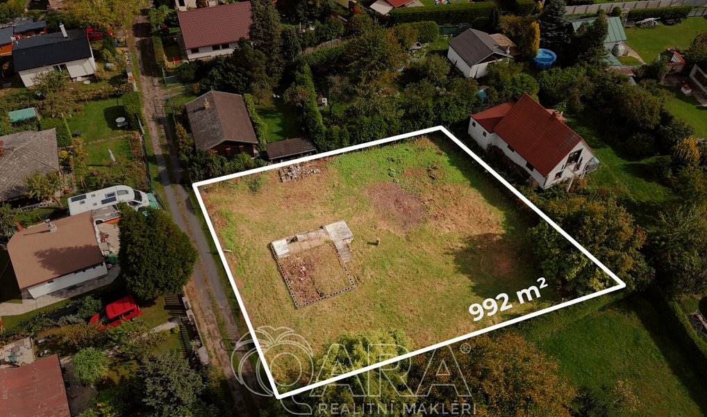 Prodej stavebního pozemku 992 m², Káraný – náhled fotky 2