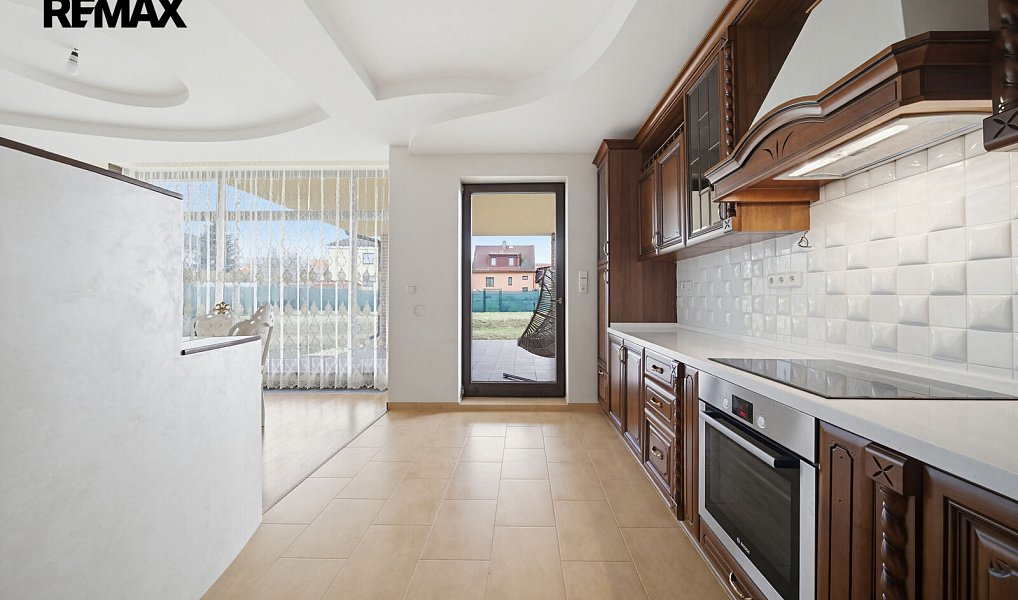 Prodej domu 363 m² s pozemkem 1 608 m², Jesenice – náhled fotky 7