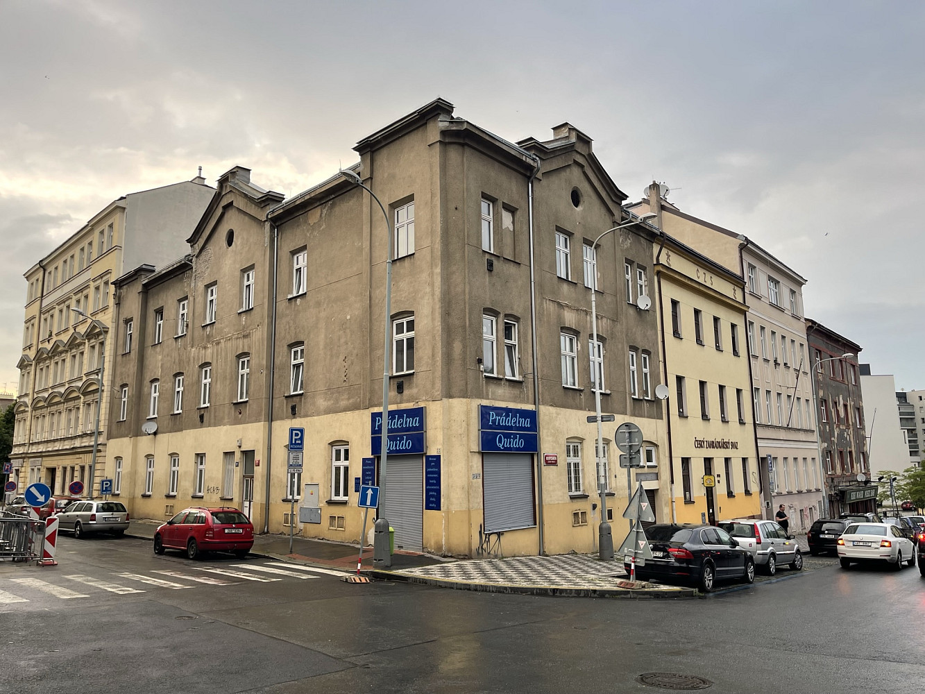 Pronájem garážového stání – Praha 3, Lupáčova | 2,5 × 5,1 m | volné ihned – fotografie 5