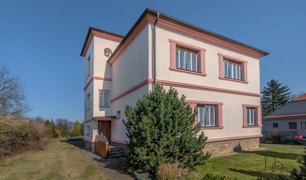 Prodej ubytovacího objektu 405 m², Šumná – náhled fotky 34