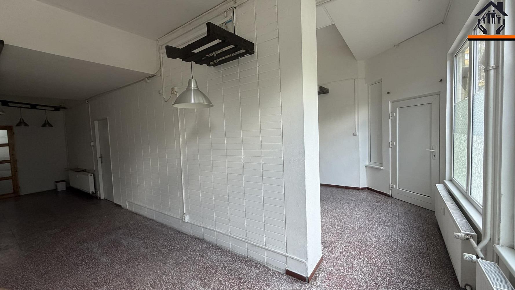 Pronájem komerčního objektu (jiného typu) 74 m² – fotografie 3
