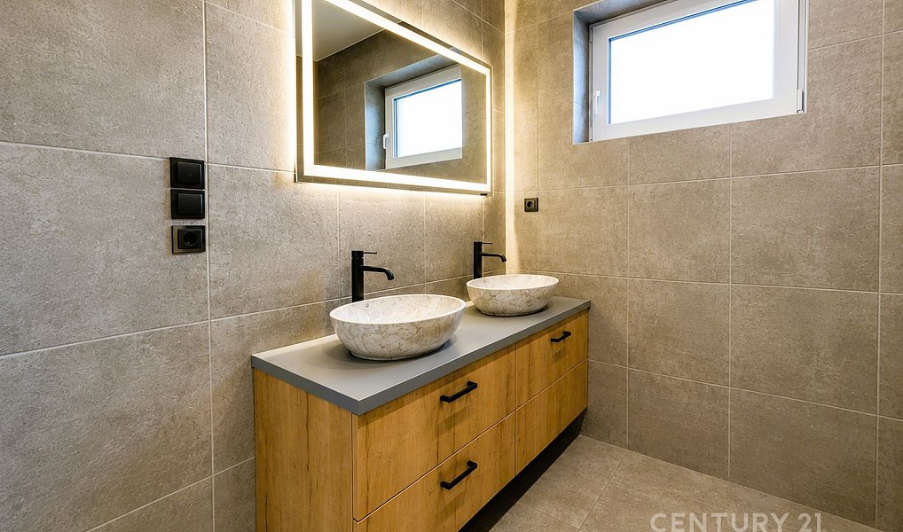 Prodej domu 260 m² s pozemkem 906 m², Hajany – náhled fotky 20