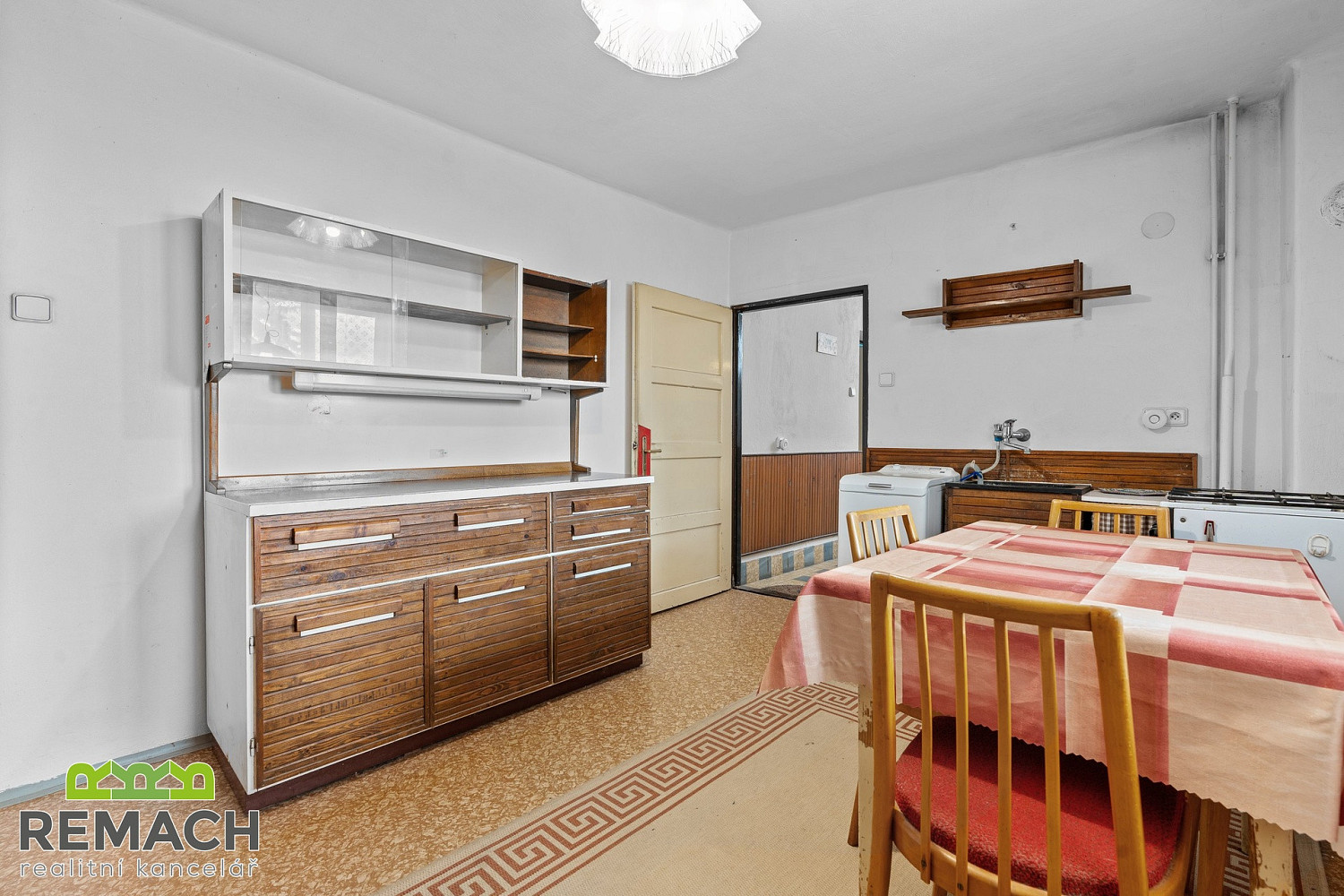Prodej domu 259 m² s pozemkem 1 288 m² – fotografie 3