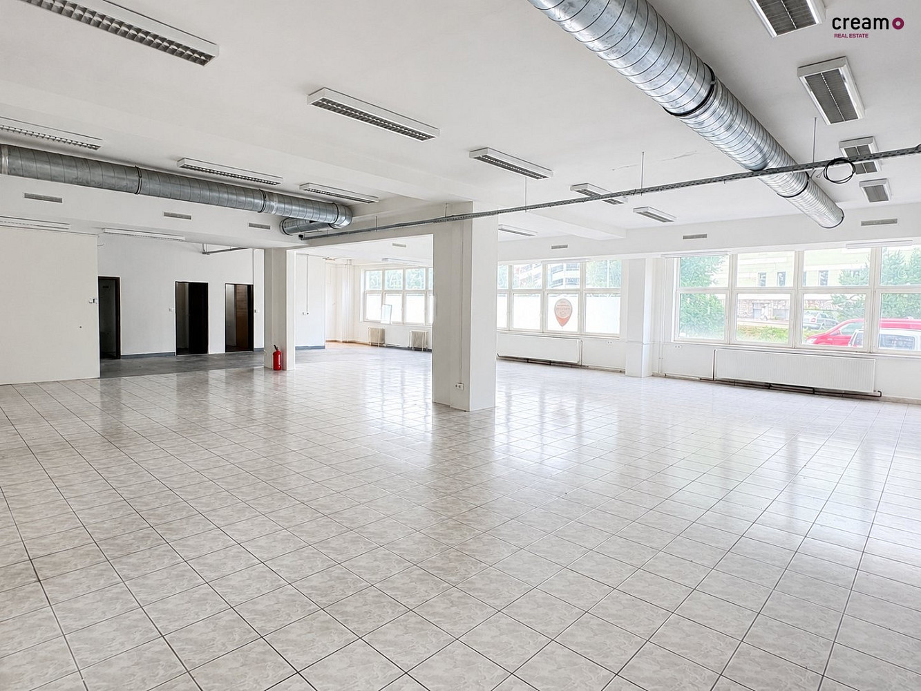 Pronájem skladovacích prostor 346 m²
