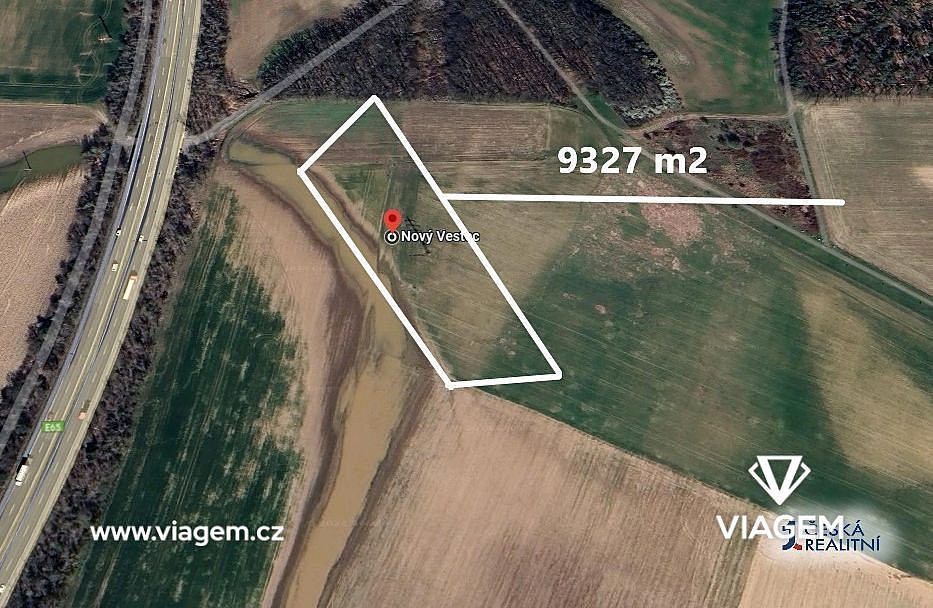 Prodej pole 2 331 m²