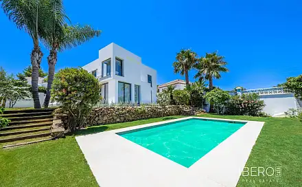 Prodej domu 465 m² s pozemkem 905 m², Nueva Andalucía, Španělsko
