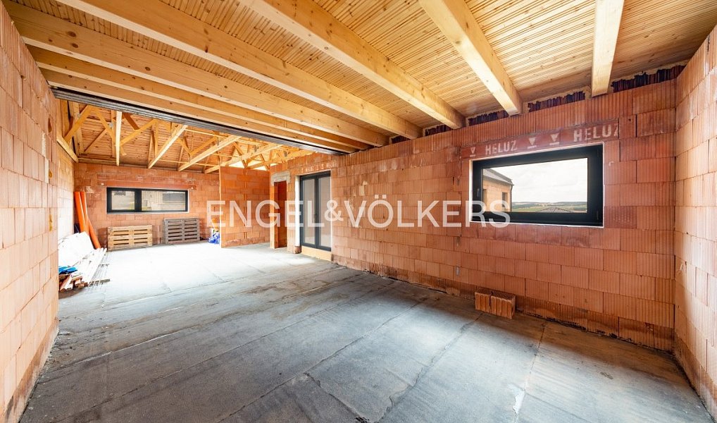Prodej domu 240 m² s pozemkem 913 m², Holýšov – náhled fotky 2