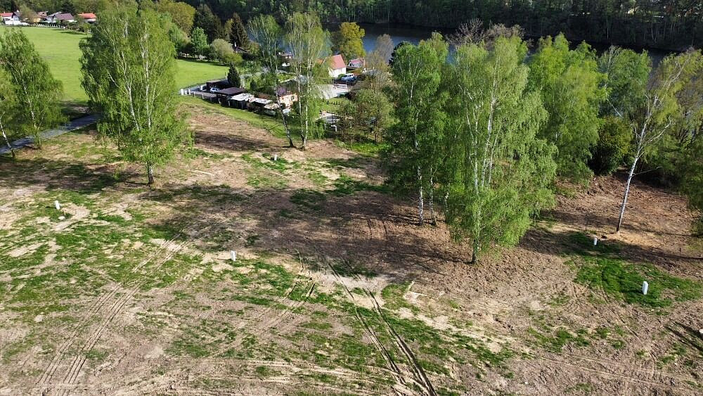 Prodej stavebního pozemku 878 m² — photo 3
