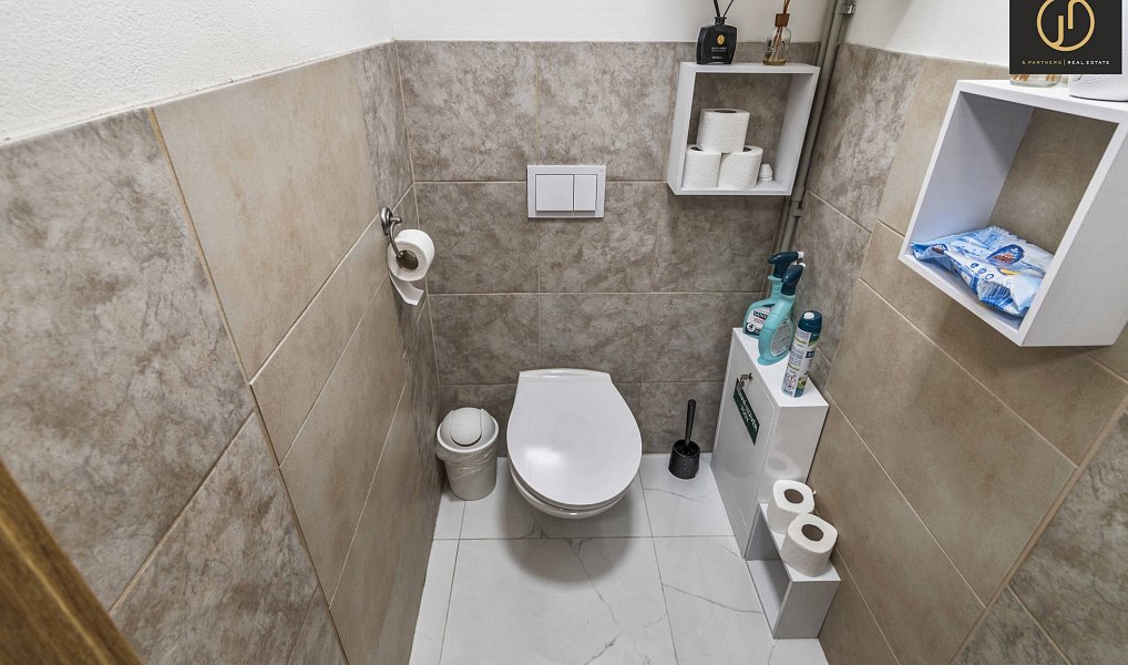 Prodej kanceláře 228 m², Beroun – náhled fotky 13