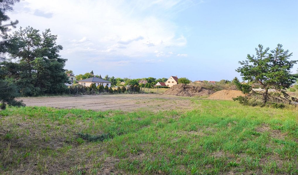 Prodej stavebního pozemku 1 087 m², Tišice – náhled fotky 8