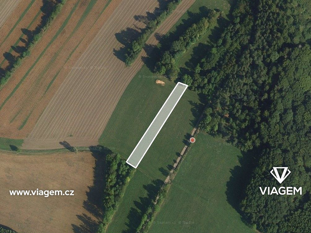Prodej pole 1 079 m² – fotografie 2