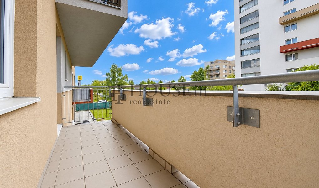 Prodej bytu 1+kk 32 m², Praha – náhled fotky 2