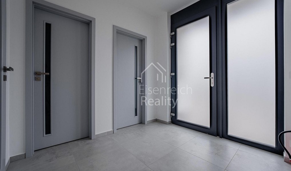 Prodej bytu 3+kk 94 m², Hradec Králové – náhled fotky 10