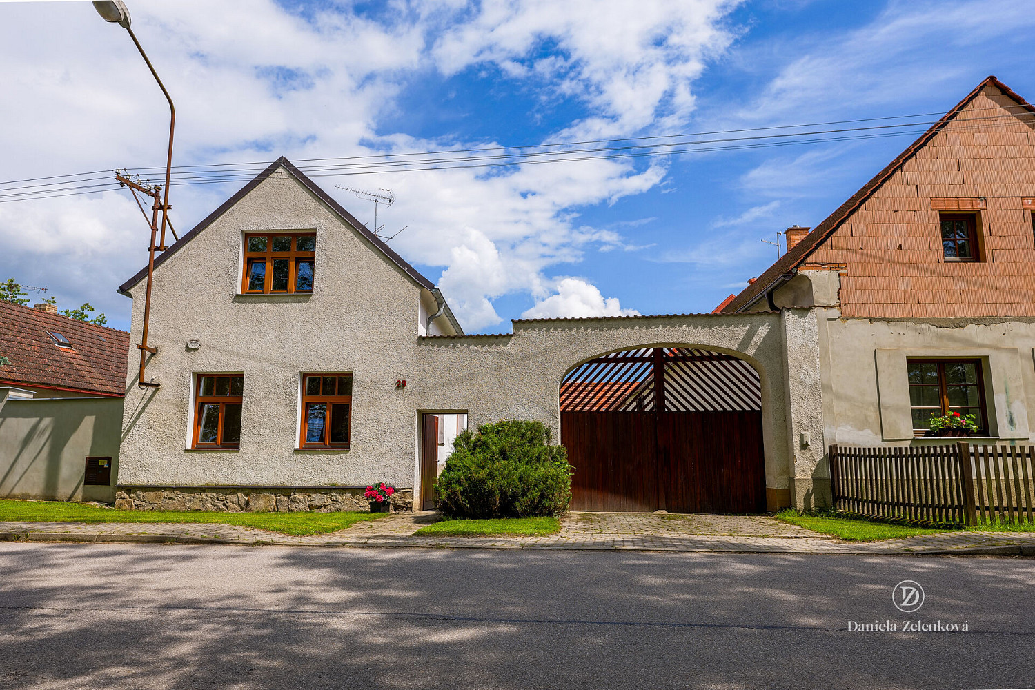 Prodej domu 105 m² s pozemkem 6 022 m² - View 2