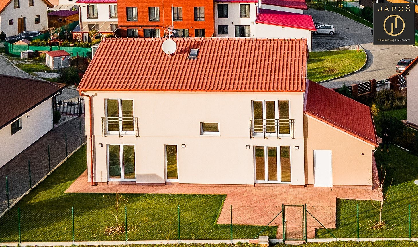 Prodej domu 131 m² s pozemkem 525 m² — photo 2