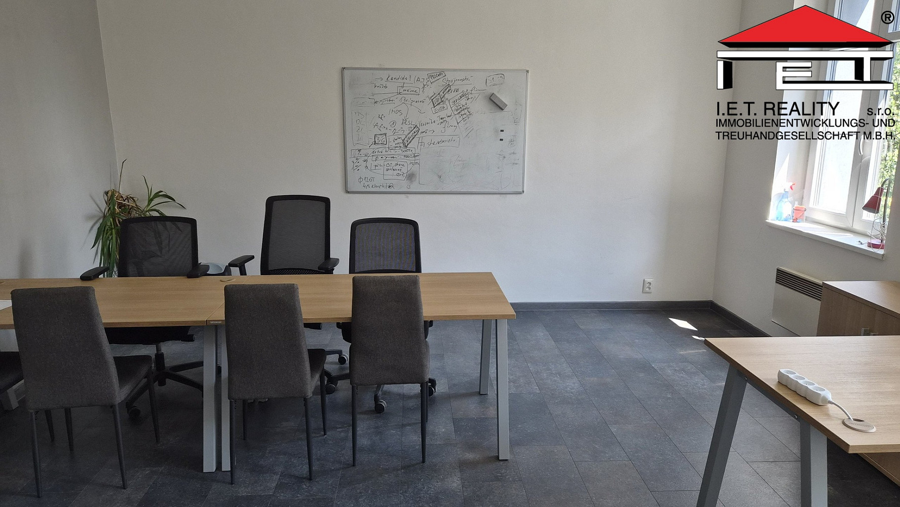 Pronájem kanceláře 65 m² — photo 3