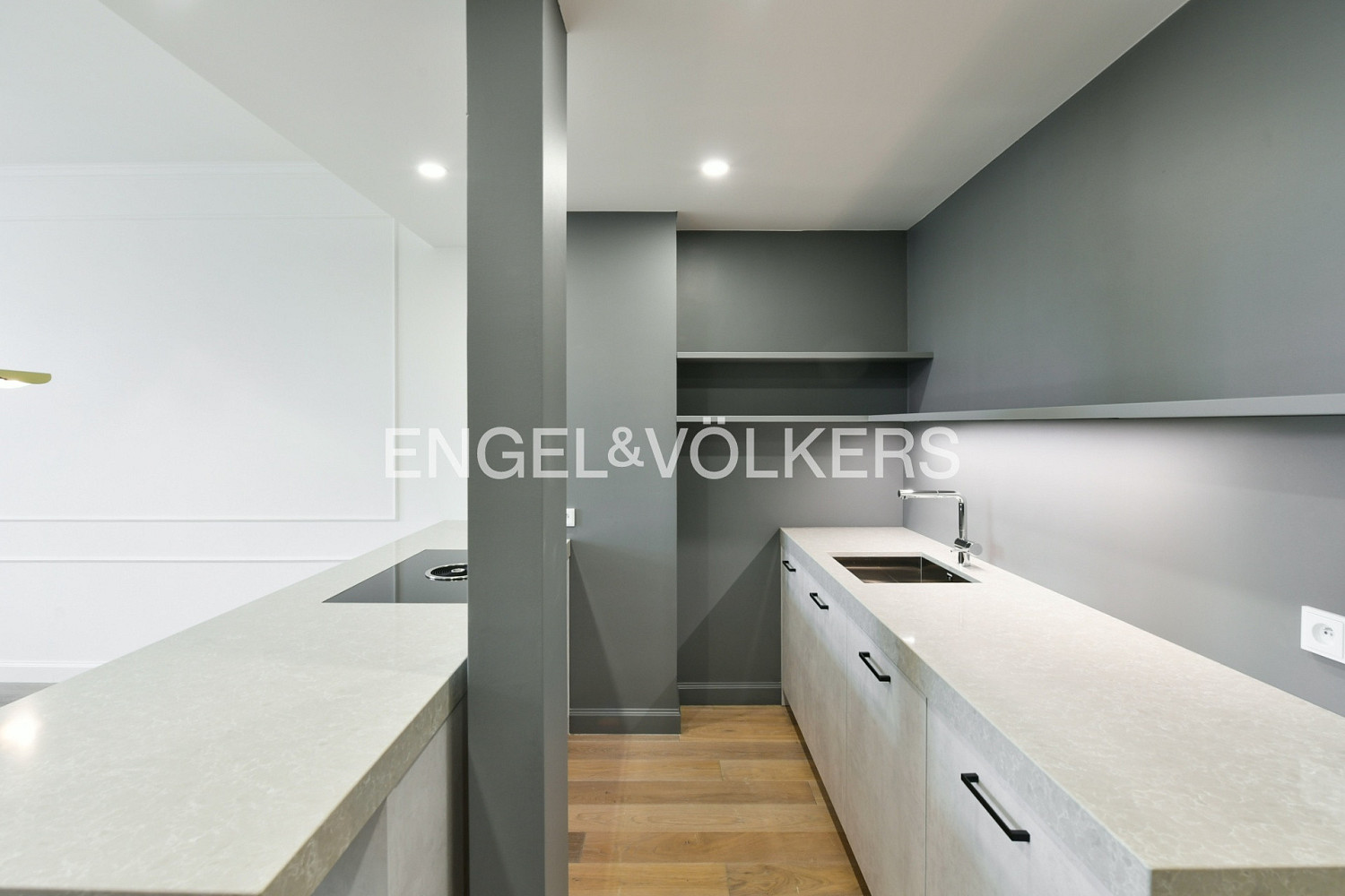 Pronájem bytu 4+kk 107 m² — photo 2