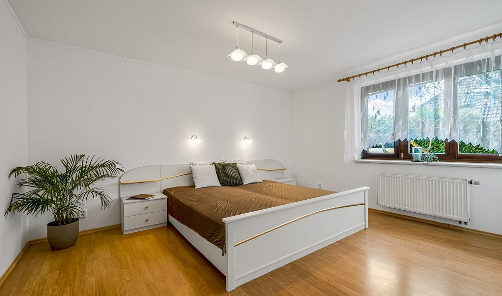Prodej domu 286 m² s pozemkem 722 m², Veleň – náhled fotky 10