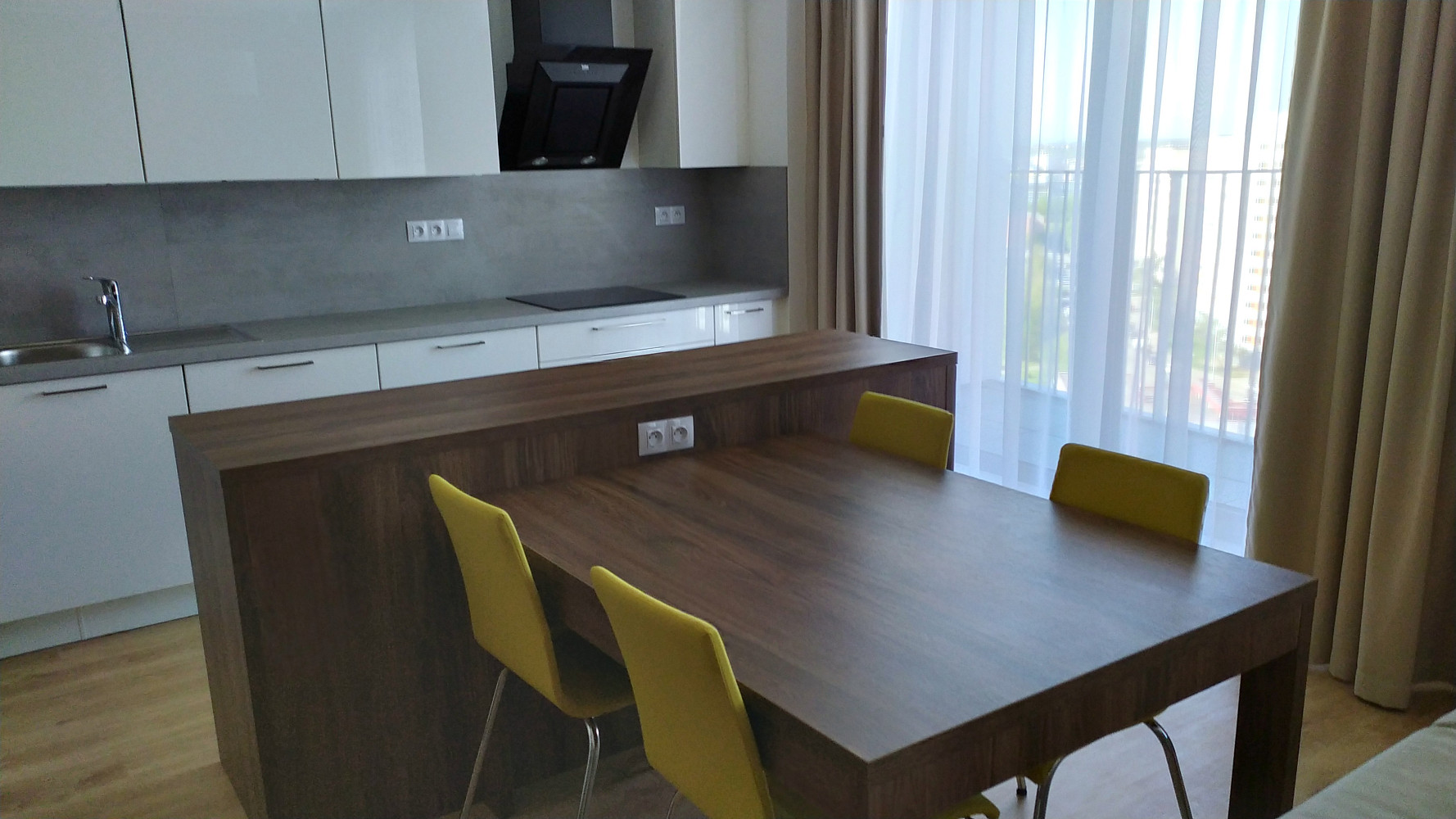 Pronájem bytu 2+kk 70 m² - Widok 3