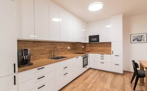 Pronájem bytu 3+kk 97 m², Stočesova, Praha 6 - Ruzyně