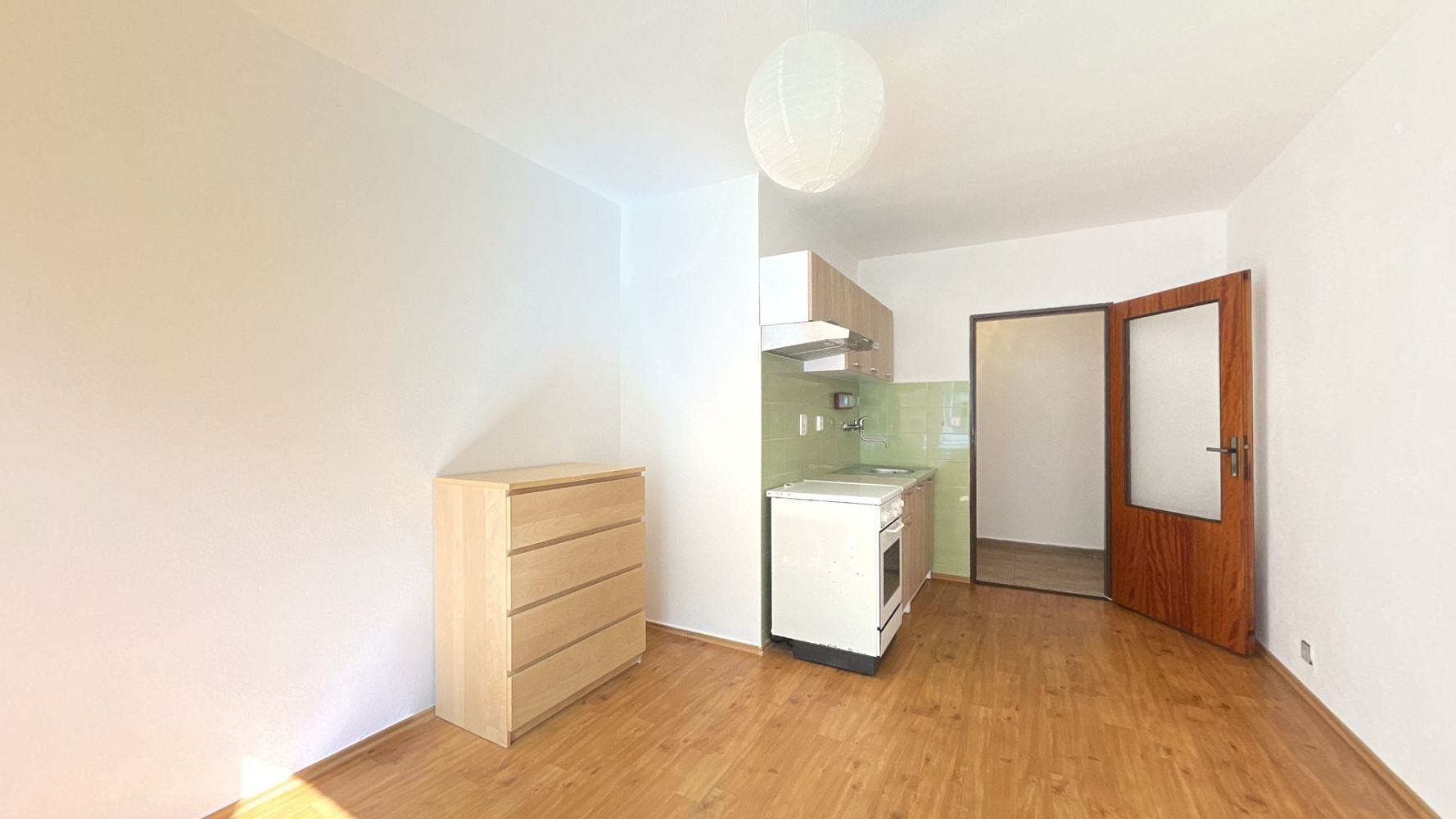 Pronájem bytu 1+kk 24 m² – fotografie 3