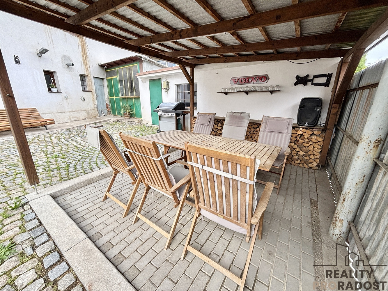 Prodej domu 140 m² s pozemkem 294 m² - View 6