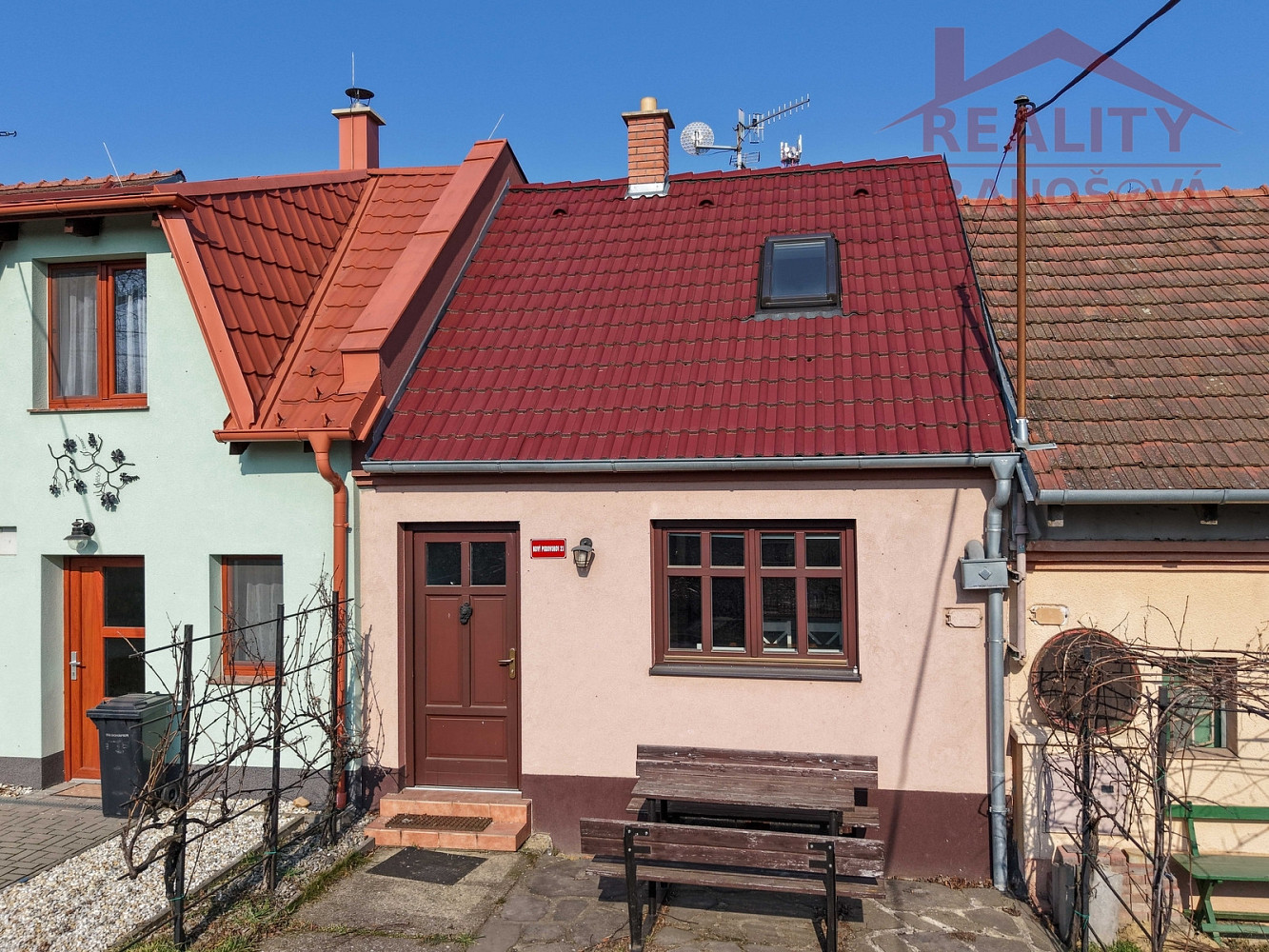 Prodej vinného sklípku s ubytováním a zahradou, Nový Poddvorov