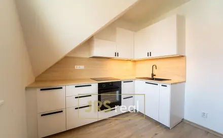 Prodej bytu 3+1 78 m², Gen. Peřiny, Hustopeče, okres Břeclav