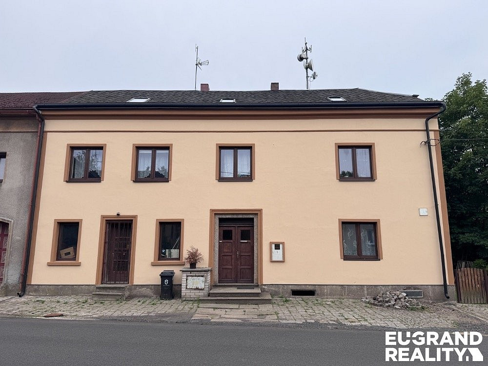Prodej domu 218 m² s pozemkem 942 m² – fotografie 2