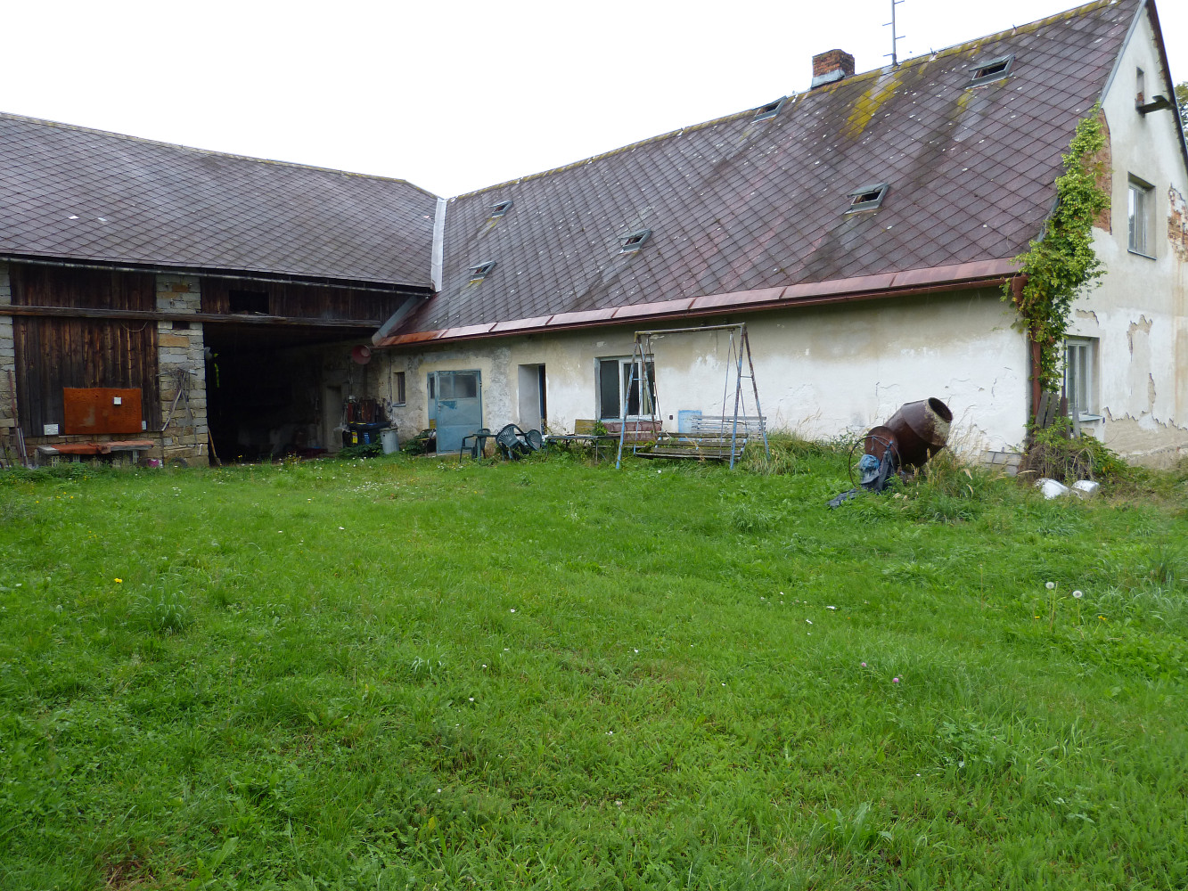 Prodej domu 200 m² s pozemkem 2 708 m²