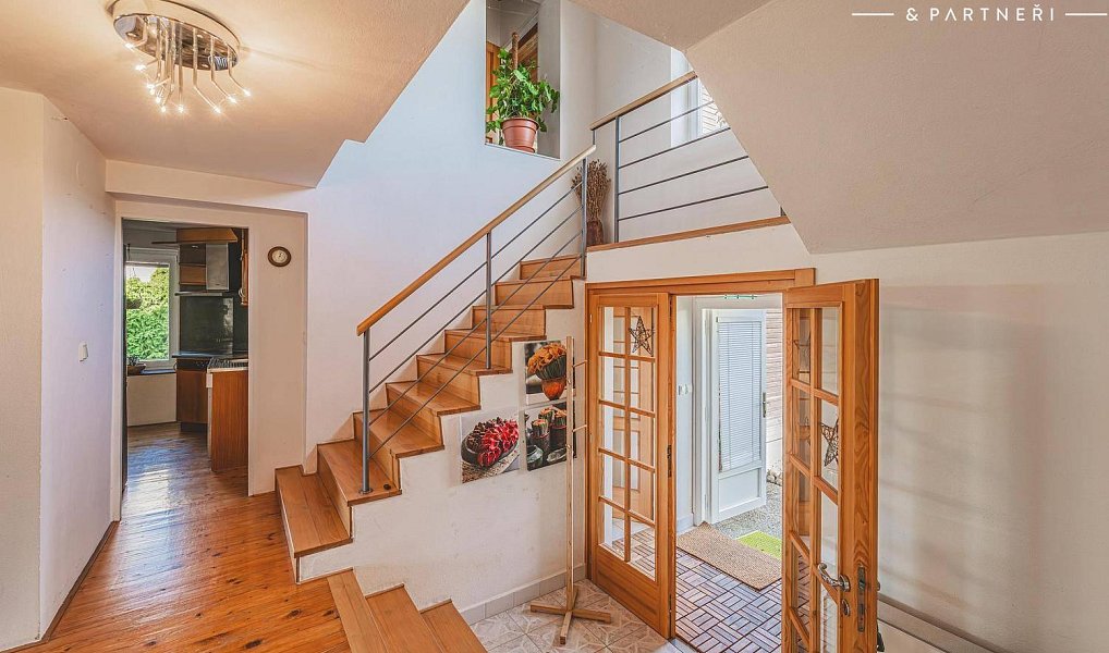 Prodej domu 300 m² s pozemkem 1 176 m², Hradec Králové – náhled fotky 15