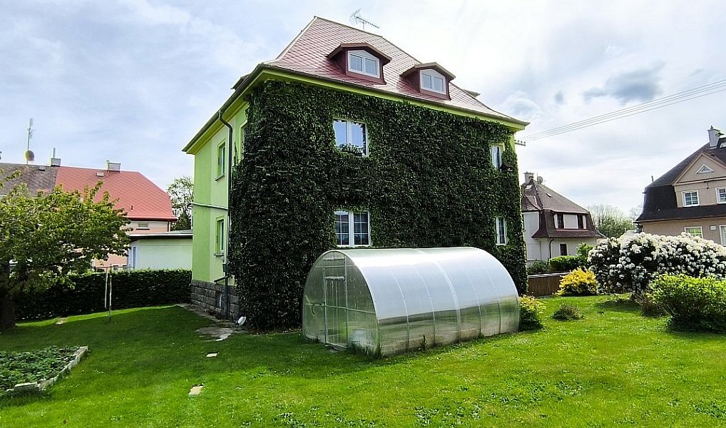 Prodej domu 330 m² s pozemkem 870 m², Aš – náhled fotky 2