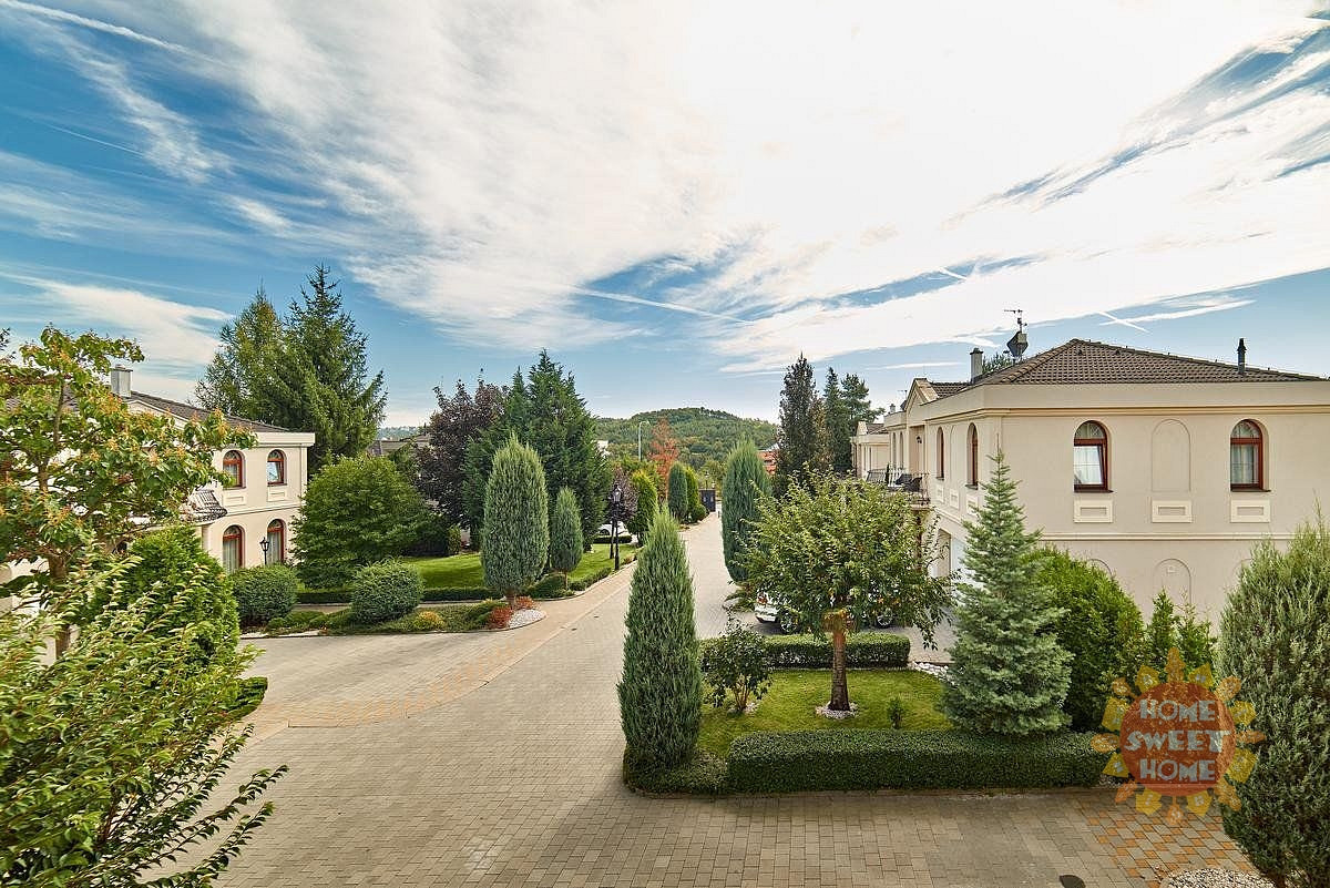 Pronájem domu 243 m² s pozemkem 380 m² – pohled 4