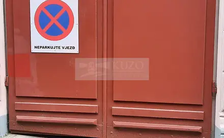 Pronájem parkovacího stání v zakladači pohodlné a bezpečné parkování, Mánesova, Praha 2 - Vinohrady