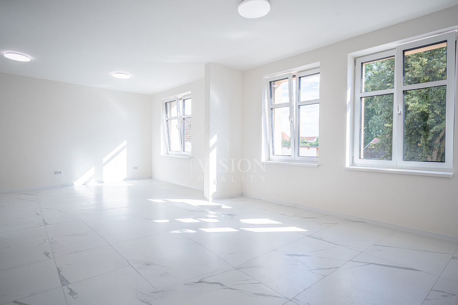 Prodej domu 230 m² s pozemkem 279 m² – fotografie 2