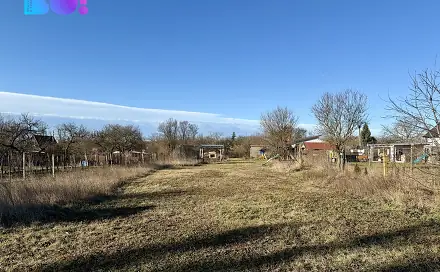 Prodej stavebního pozemku 1 809 m², Znojmo