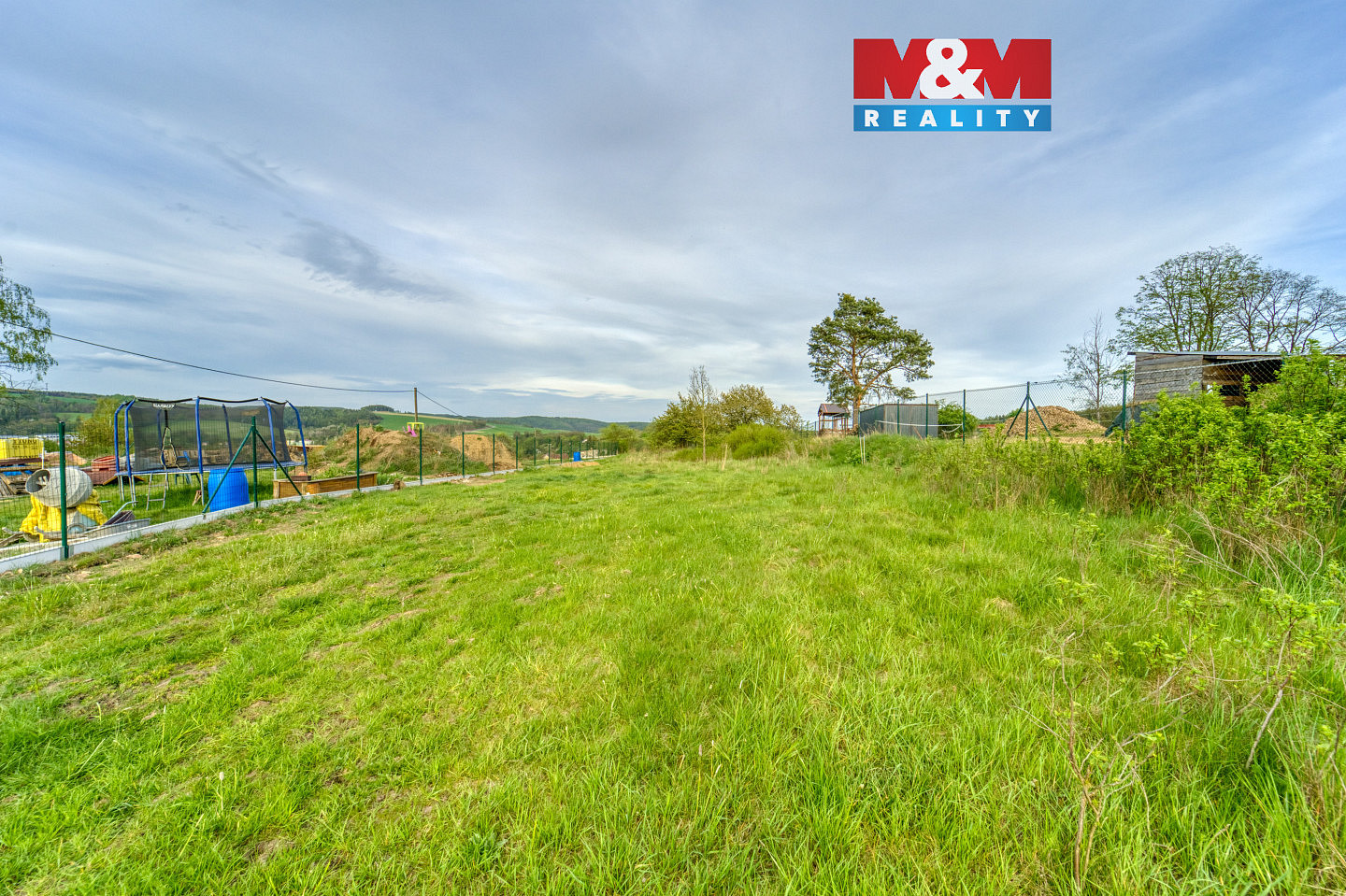 Prodej stavebního pozemku 2 006 m²