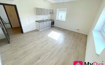Pronájem bytu 1+kk 33 m²