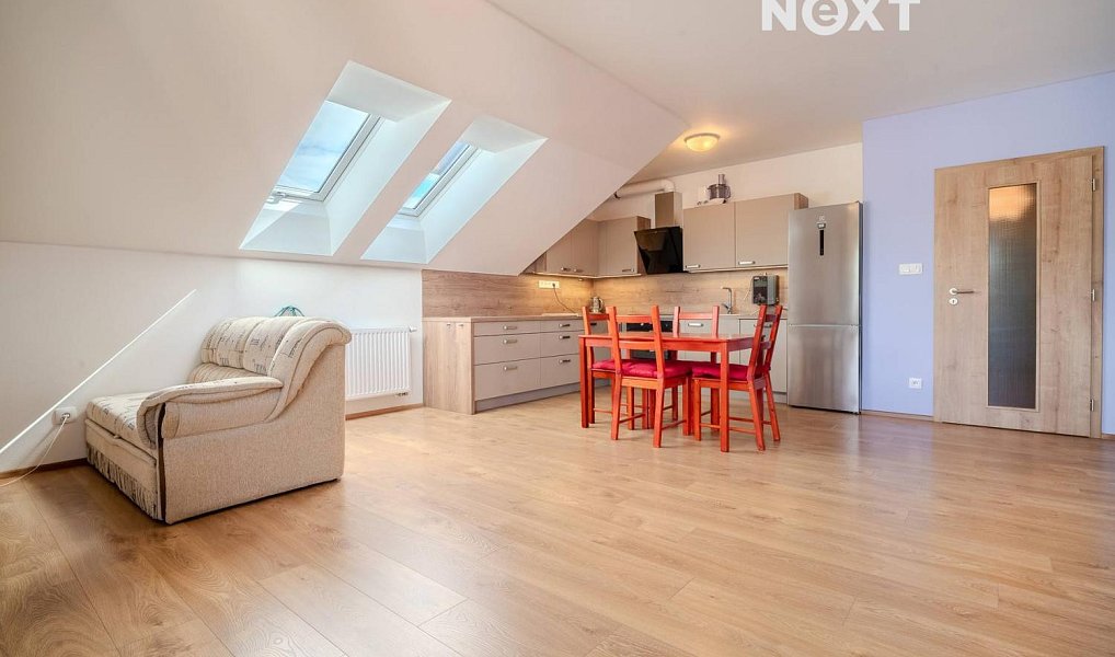 Prodej bytu 4+kk 95 m², Trhové Sviny – náhled fotky 7