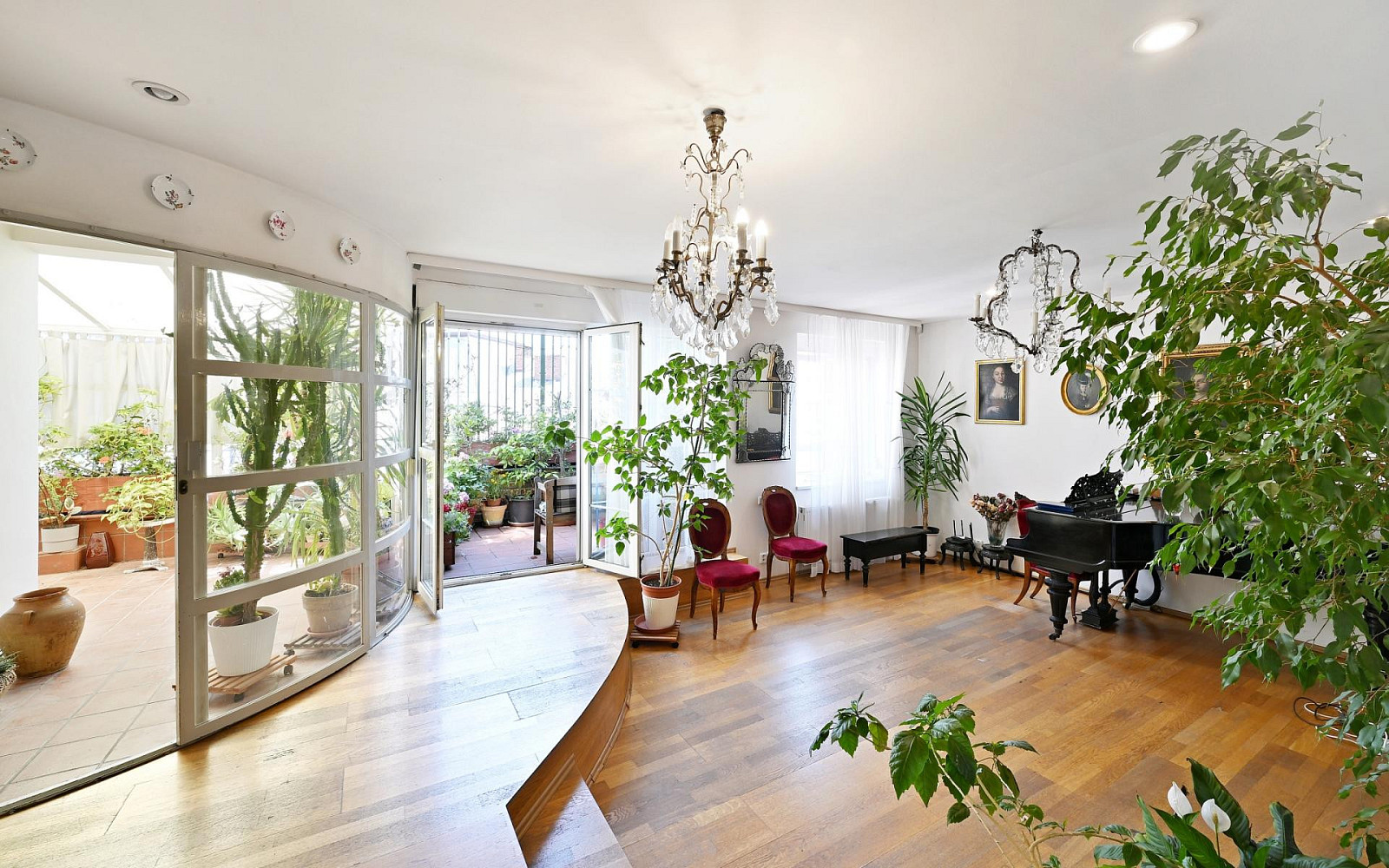 Prodej bytu atypického 320 m² — photo 4