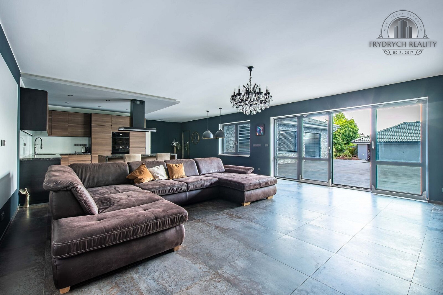 Prodej domu 164 m² s pozemkem 1 011 m² – fotografie 2