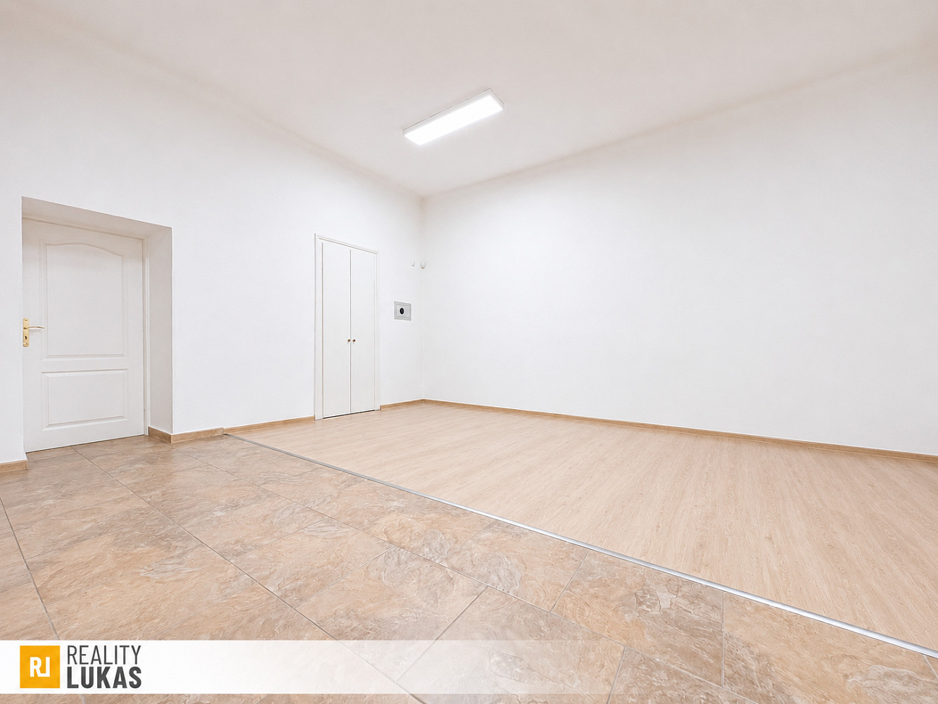 Pronájem kanceláře 127 m² – fotografie 2