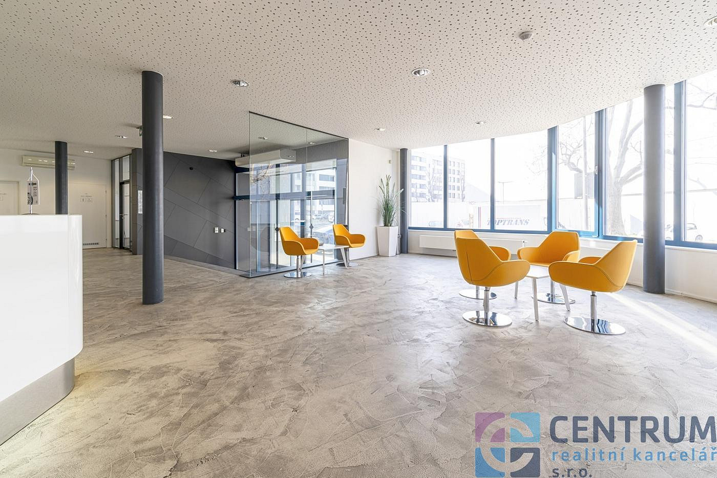 Pronájem kanceláře 42 m² — photo 4