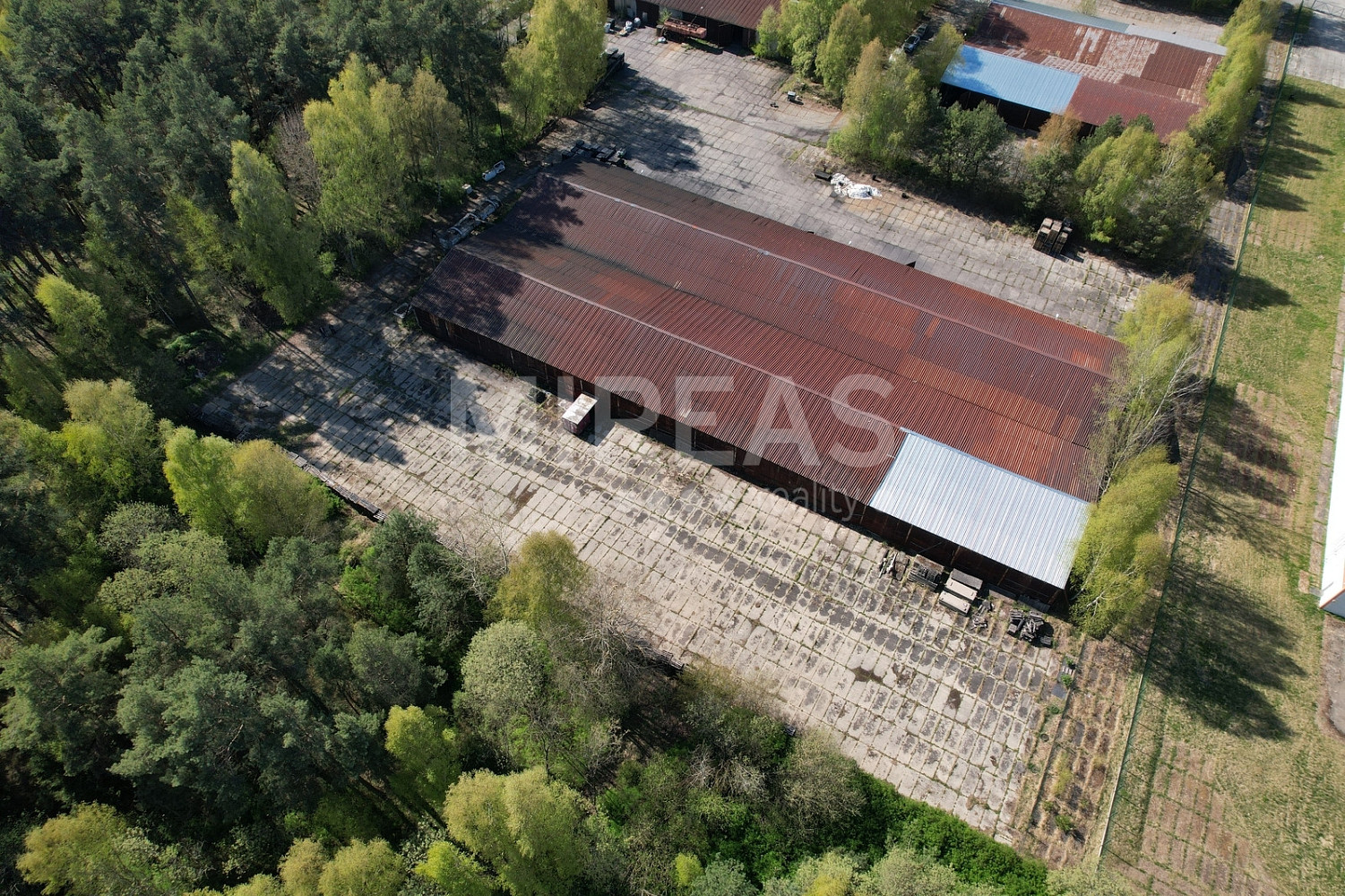 Pronájem komerčního pozemku 1 800 m² – fotografie 3